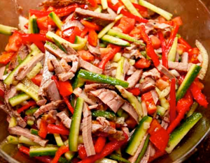 Изображение к рецепту дюкан Салатик с говядиной и овощами