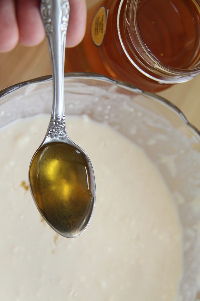 Плетеный хлеб с ягодами годжи