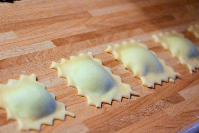 Карамелли с рикоттой, шпинатом и пармезаном