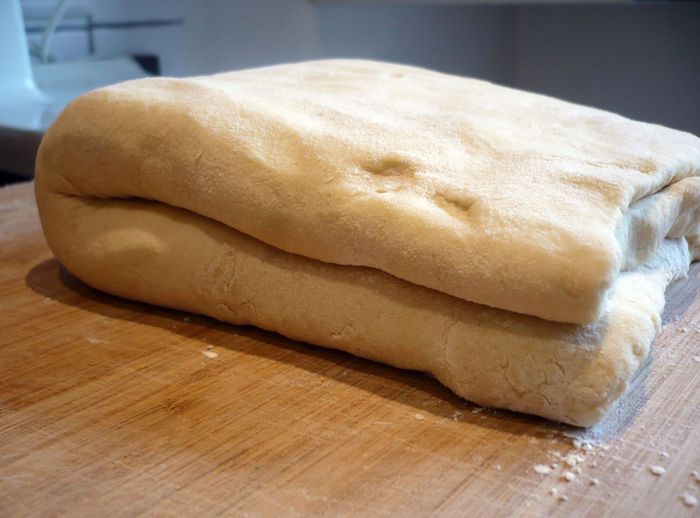 Рыбные тарталетки из слоеного теста на скорую руку