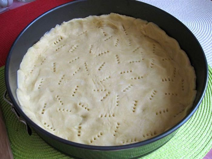  Пирог из нежной курочки с луком и сидром