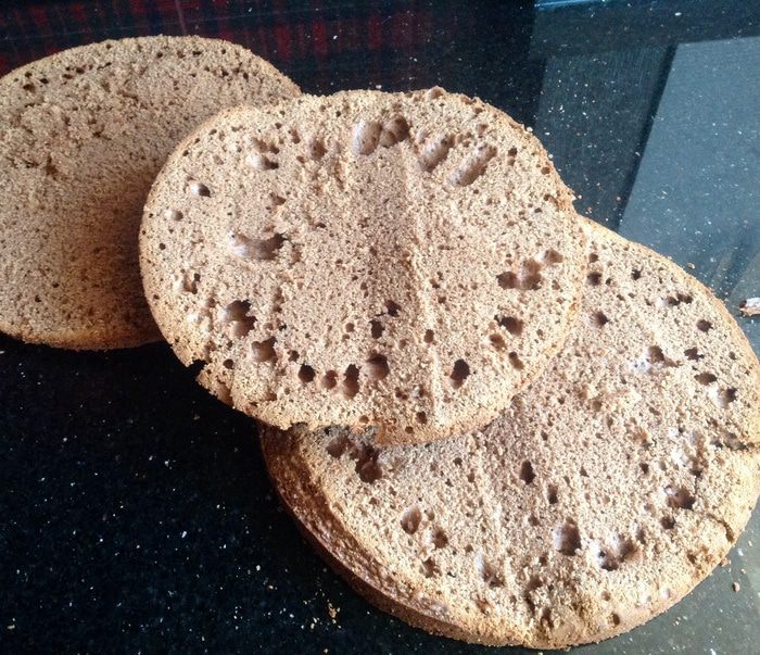 Шоколадный торт с ежевикой и малиной