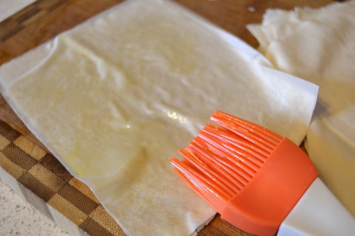 Корзиночки со шпинатом и карамельным луком