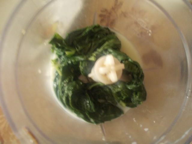 Блинный тортик с печенью и шпинатом