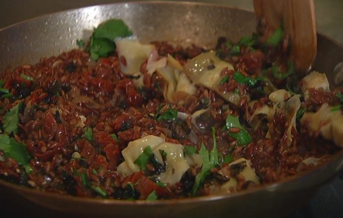 Красный рис с артишоками и кардамоном