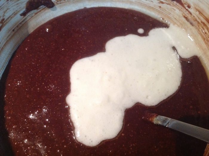 Шоколадный торт с миндалем