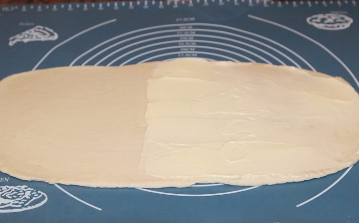 Круассаны с шоколадом (романтический завтрак)