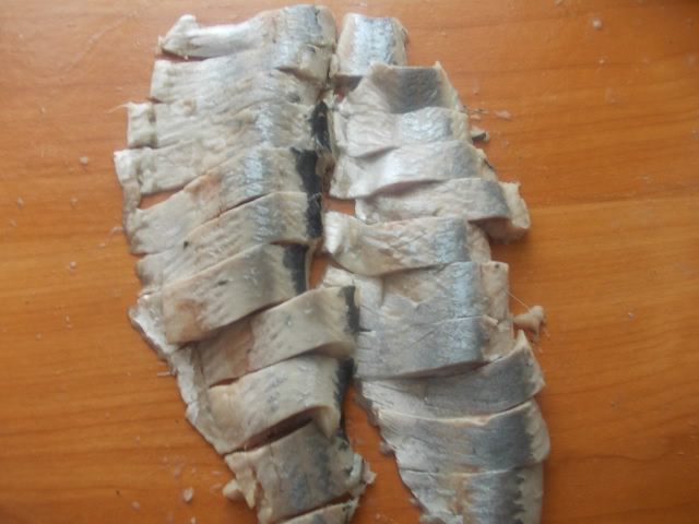 Маринованная сельдь с пряностями