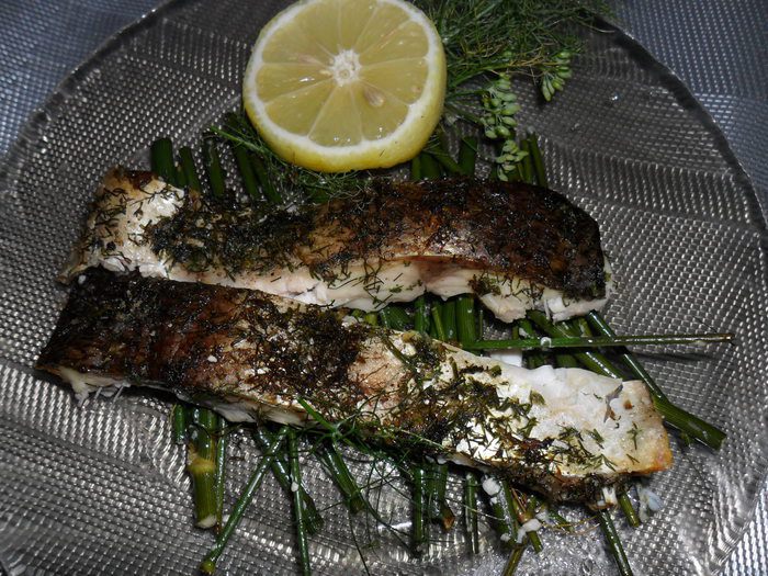 Рыба на подушке из фенхеля
