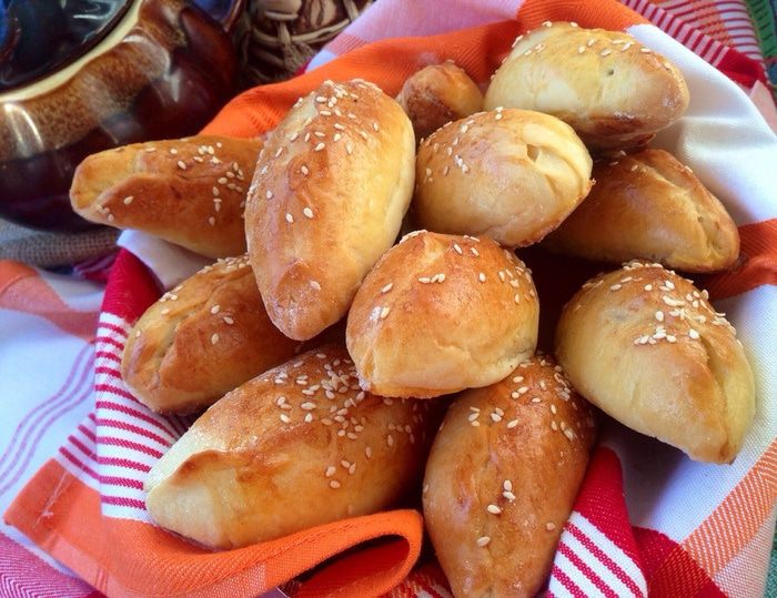 Скороспелые пирожки с печенью и овощами