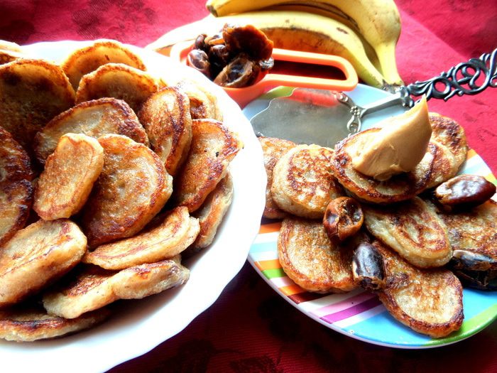 Оладушки с финиками и бананами (постные)