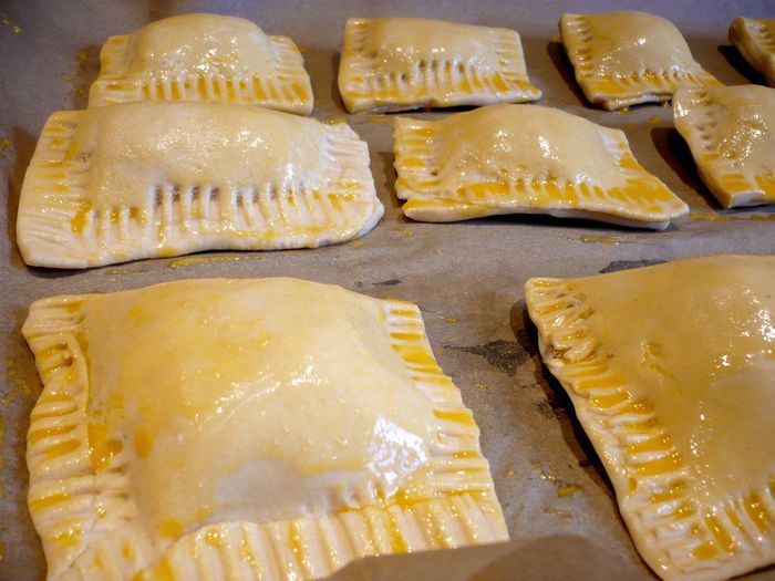 Суп из шпината и зеленой полбы со слоеными пирожками «Любовь - повсюду»