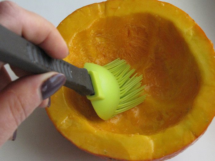 Тыква с фаршем, яблоками, изюмом
