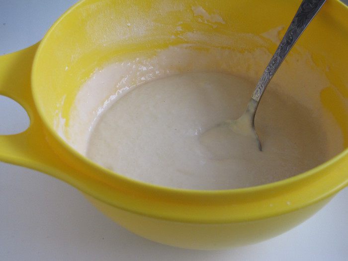 Открытый пирог с бараниной, грибами и помидорами