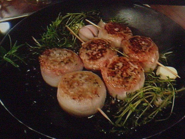 Тефтели в беконе с начинкой из моцареллы