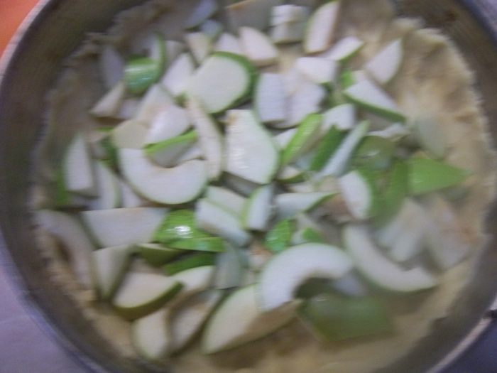 Шоколадный пирог с грушами