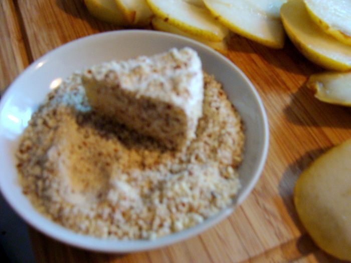 Закуска из горячего сыра бри 