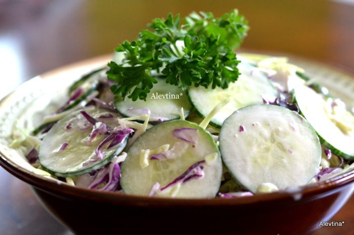 Салат с капустой и огурцом