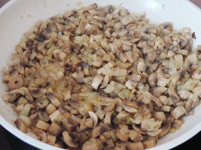 Куриные маффины с грибной начинкой