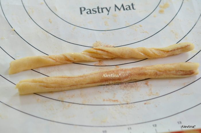 Печенье палочки с корицей