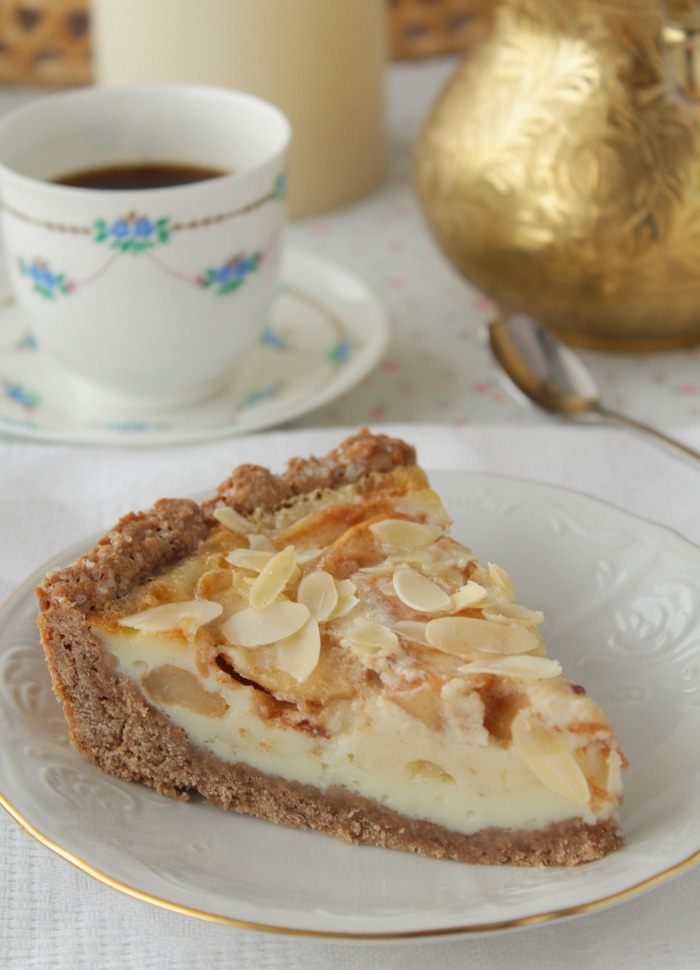 Яблочный пирог с пудинговым кремом