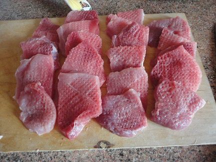 Свинина с помидорами и сыром