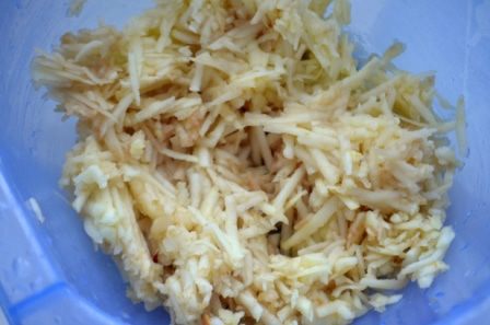 Яблочная гармошка с корицей и какао