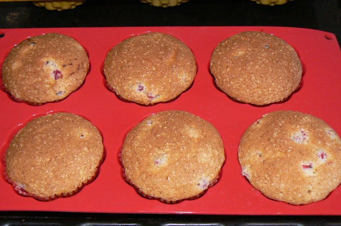 Маффины с красной смородиной 