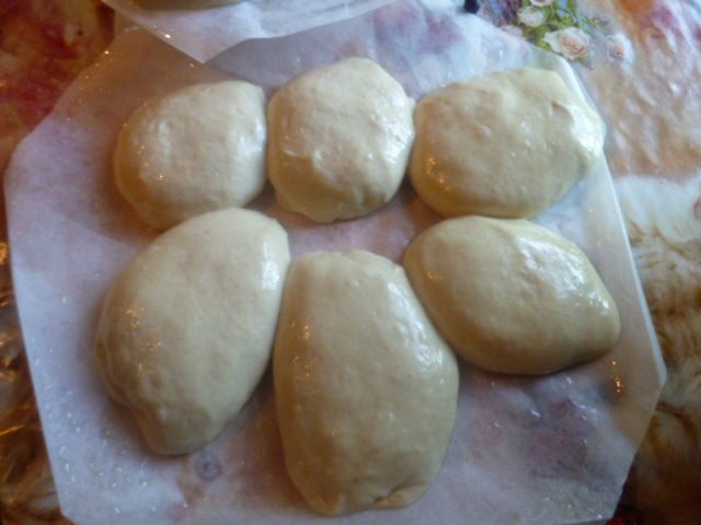 Сладкие булочки на закваске