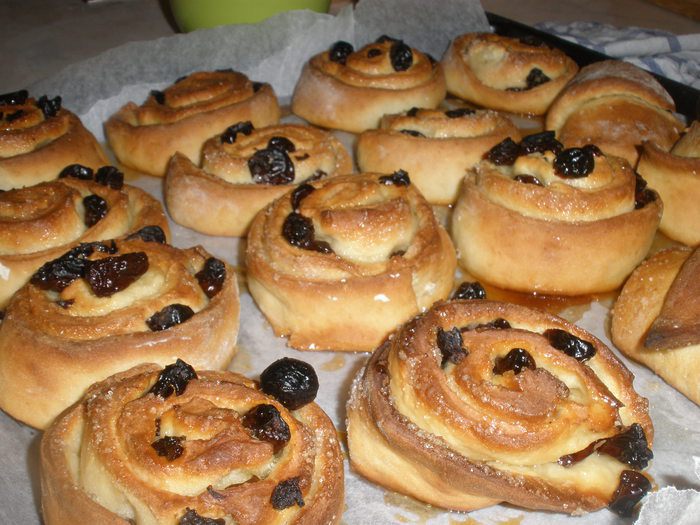 Завиванцы с изюмом