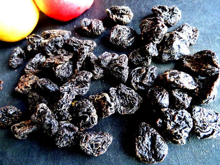 Сладкий суп с рисом, фруктами и ягодами