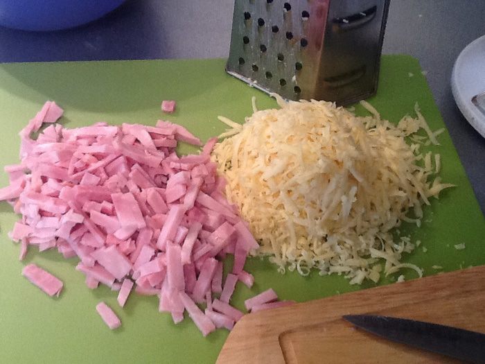 Хлеб с ветчиной и сыром