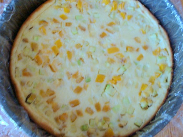 Закусочный сырно-сливочный торт с курицей