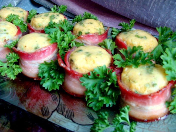 Запеченные картофельные биточки в беконе