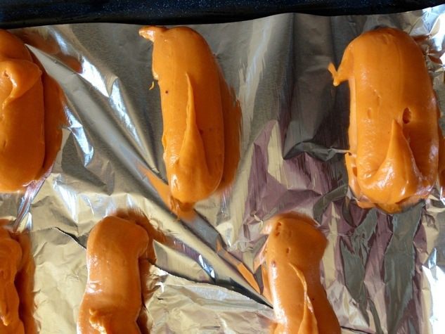 Закусочные томатные эклеры с кремом из моцареллы 