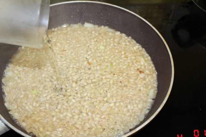 Перловое ризотто с зелеными овощами