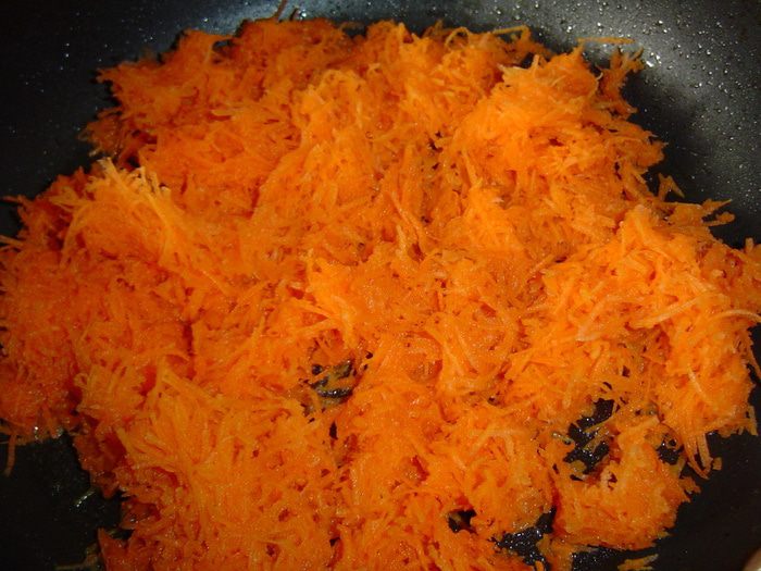 Рулет морковно-творожный