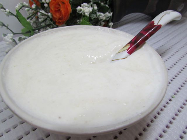 Бутерброды с лососем, свеклой и авокадо