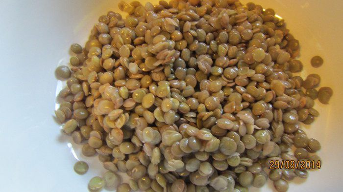 Итальянский салат из чечевицы и винограда