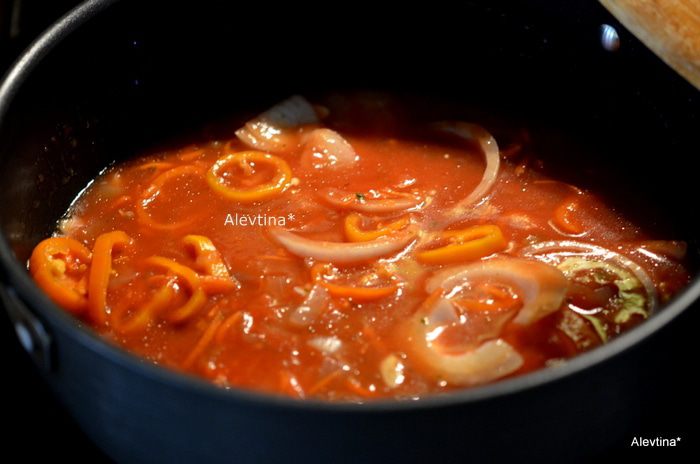 Гуляш из куриных желудков