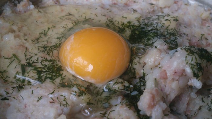 Котлеты из кальмаров в кунжутной панировке