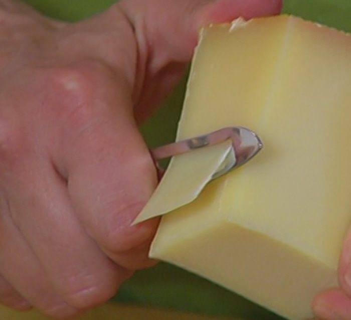 Жареные грибы на тостах 