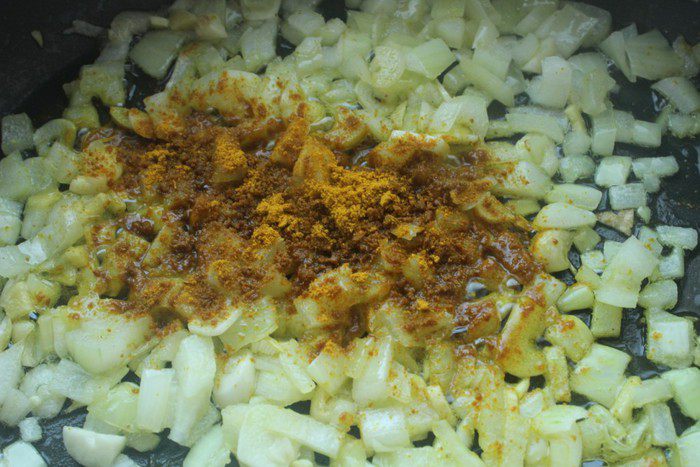 Карри из бобов