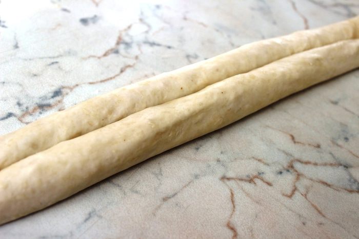 Завитки с орехами и изюмом