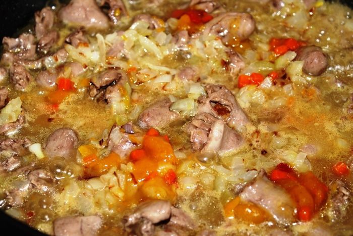 Утиные сердечки в экзотическом соусе