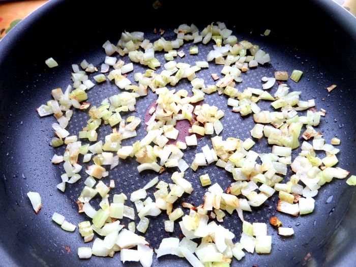 Фриттата с макаронами и шпинатом