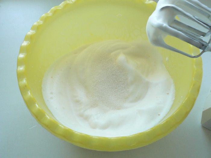 Торт с муссом из черной смородины