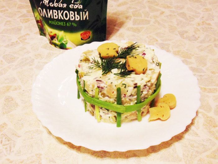 Оливье с маринованными грибами