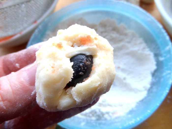 Сырная закуска-шарики в томатном соусе