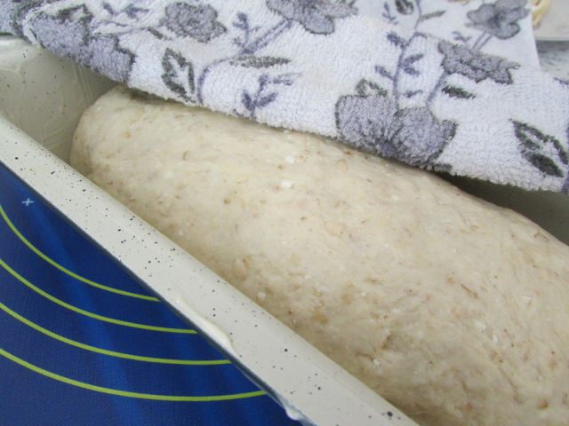 Хлеб с творогом и овсяными хлопьями